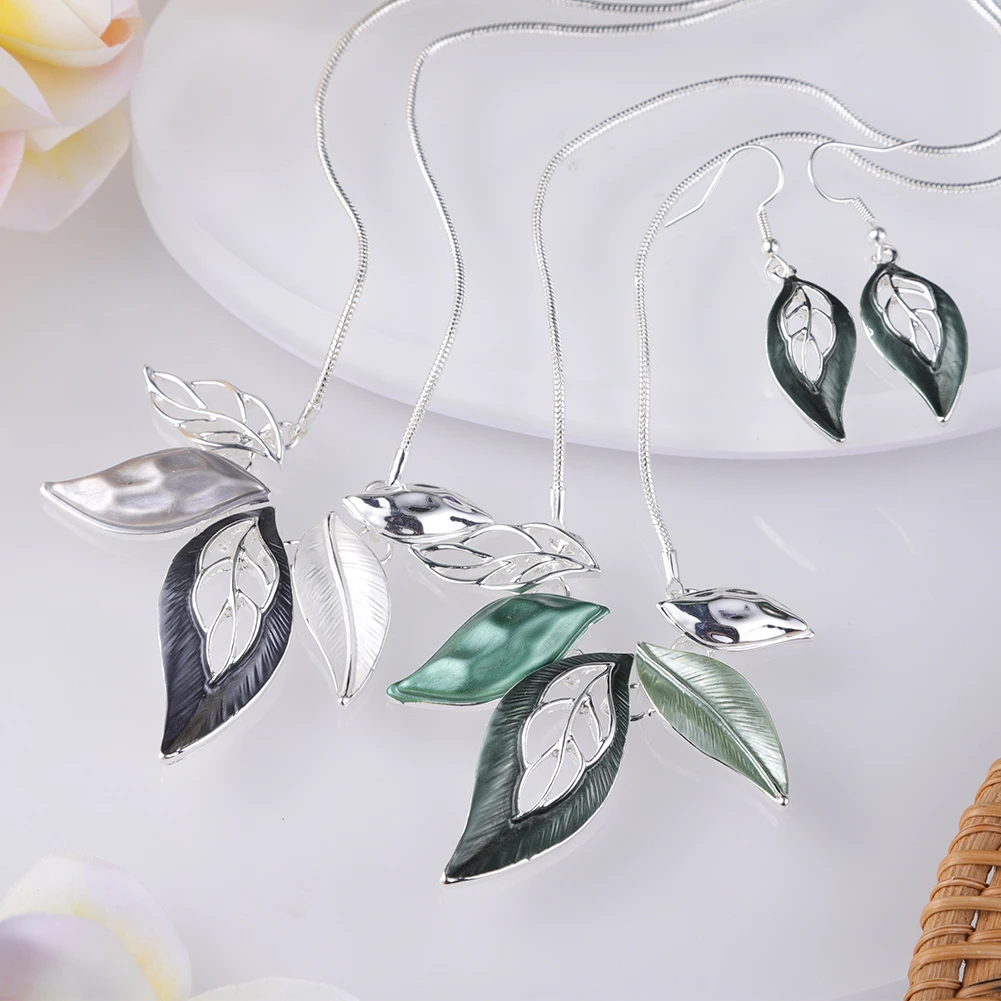 MeiceM 2021 Silver Color Choker Women\'s Charming Colorful Leaf Chain Necklaces for Women Wholesale Enamel Collares Party Gifts