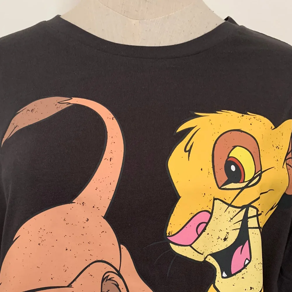 Disney stylowy król lew król dżungli nadruk kreskówkowy T-Shirt O-Neck sweter z krótkim rękawem Casual Fashion Women Tee topy