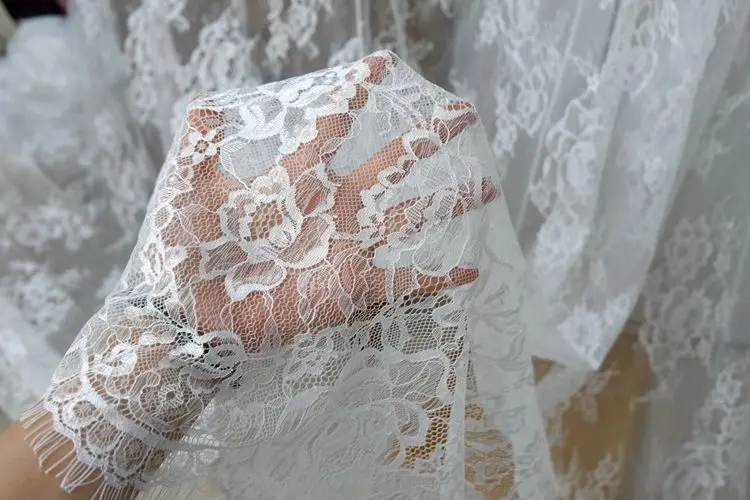 Florals Wedding Dress Lace Fabric Chantilly Lace Width(height) 150cm Length 300cm per Piece