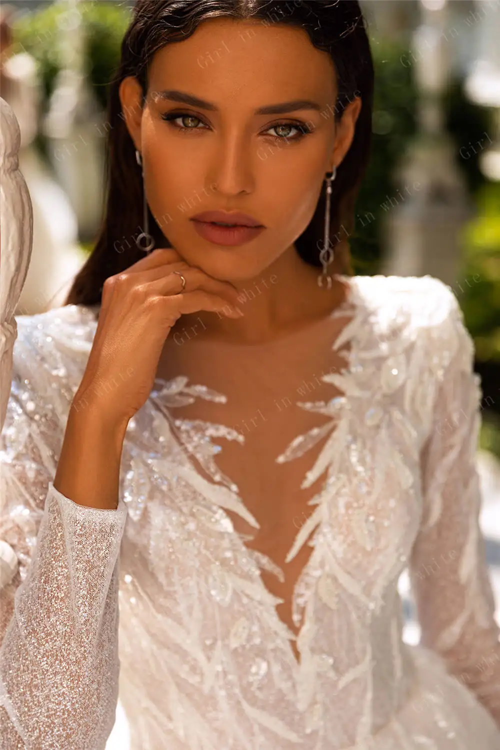 Off White Elegant Lace Wedding Dresses Full Sleeve  Bridal Gowns with Sequins Vestido De Novia A Line Deep V Neck robe de mariée