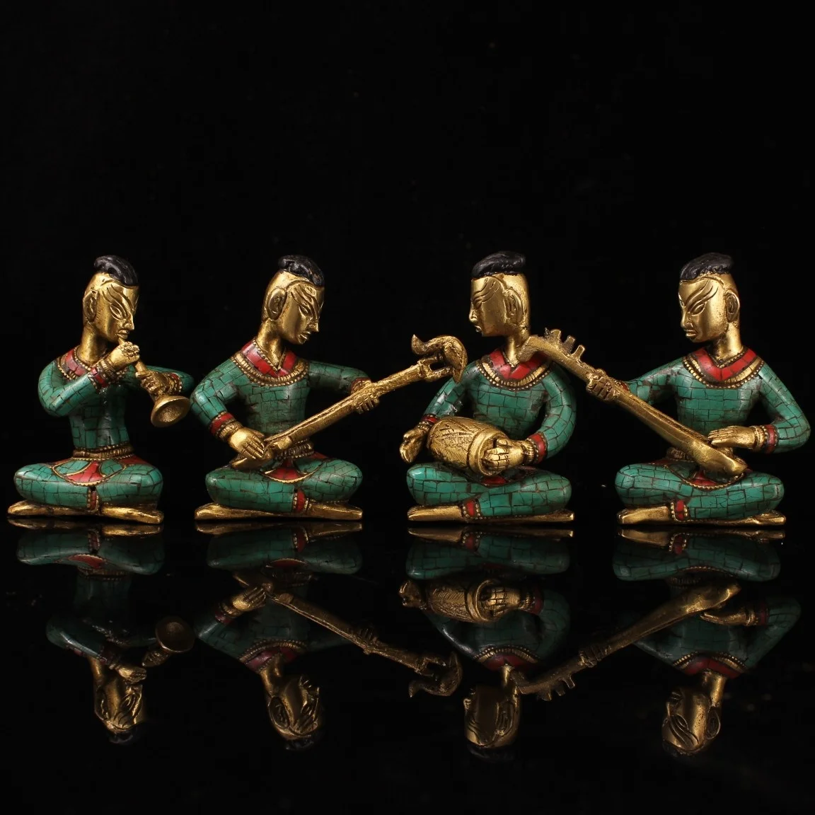 

Exquisite collection of Nepalese pure copper hand-made inlaid gemstones blowing and playing Le Yong, a set of statue decorations