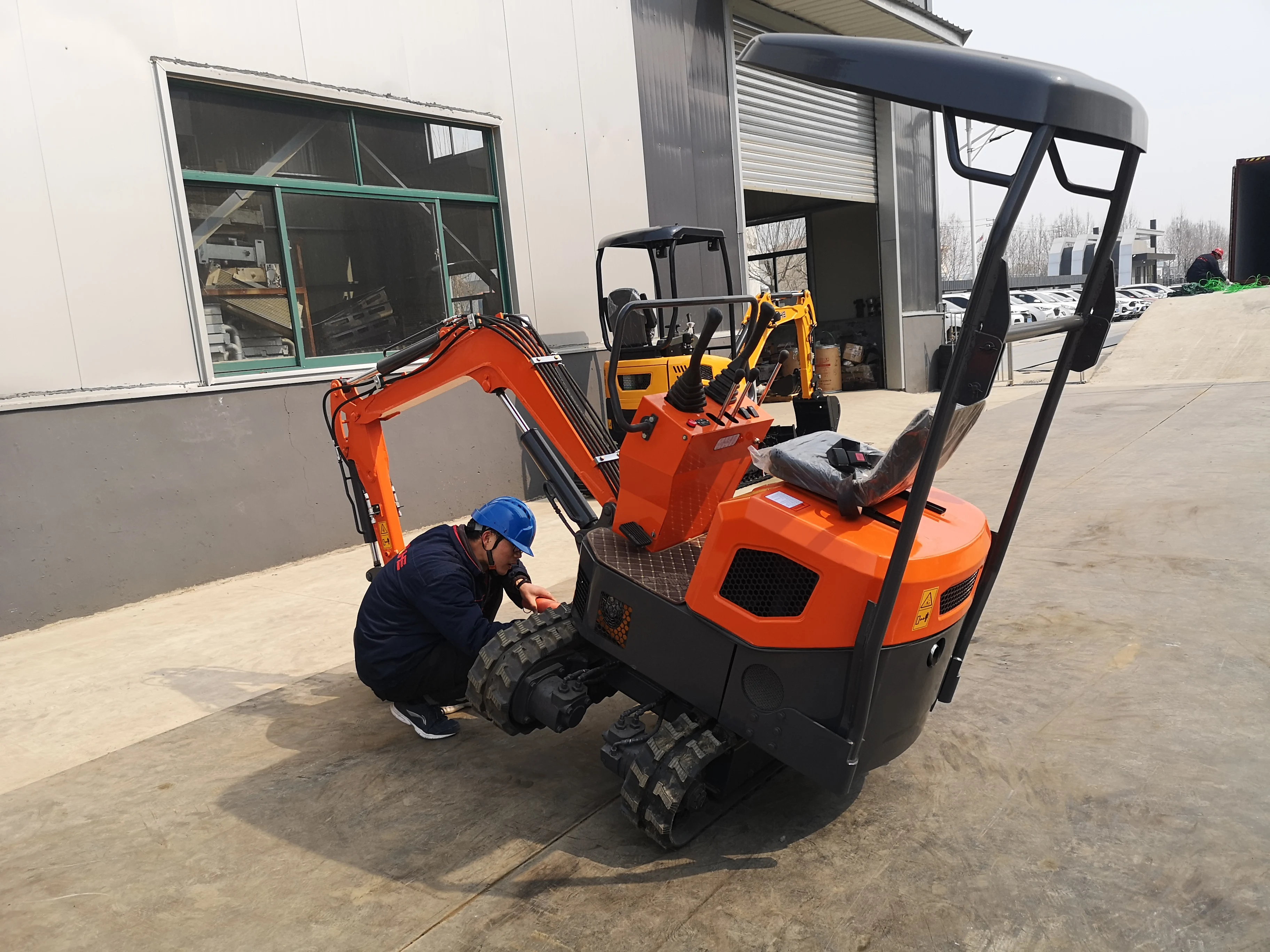 Small Digger  Crawler Hydraulic Excavator Garden Digging Machine SY601