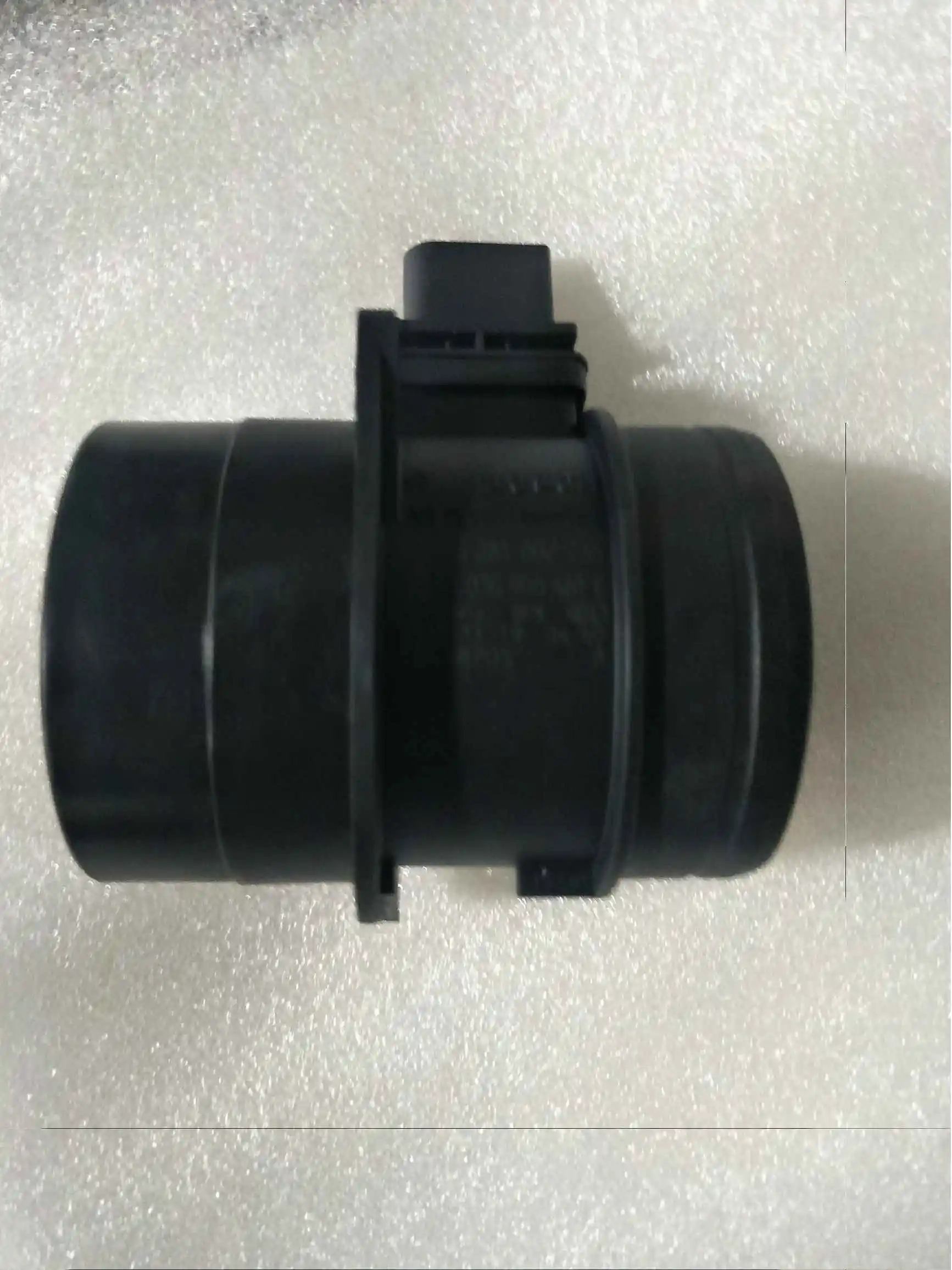 0281002735 Air flow sensor For  AUDI A3 A4 A5 A6  V W GOLF 03G 906 461 C