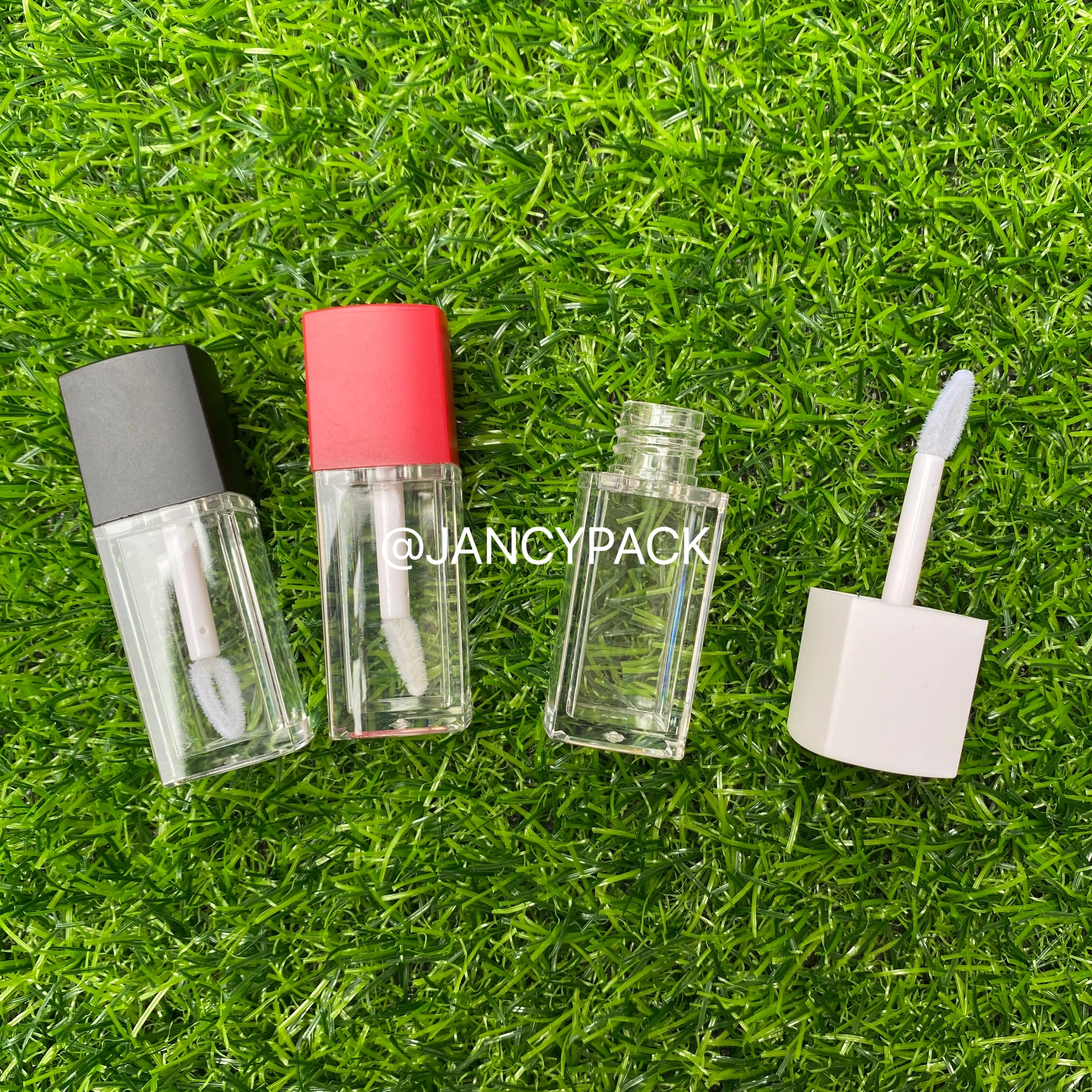 Wholesale 5.5ml New Lipgloss Packaging Wholesale White black Custom Logo Cosmetics Lip Gloss Tubes With Wand refillable bottle