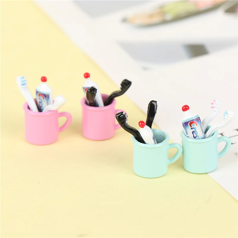 4Pcs/Set 1/12 Doll House Miniature  Mini Mouthwash Cup And Toothpaste Toothbrush Set for Dollhouse Bathroom Furniture Decor