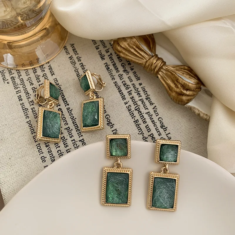 Vintage Simple Green Crystal Square Clip on Earrings Baroque Green Resin Stone Geometric Clip on Earrings Without Piercing Women