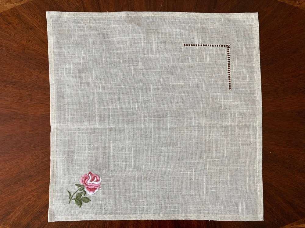 @Varieties flower,  Garden Embroidered linen look napkins, placemats, table mats, Hotel, airbnb, restaurant 40x40cm