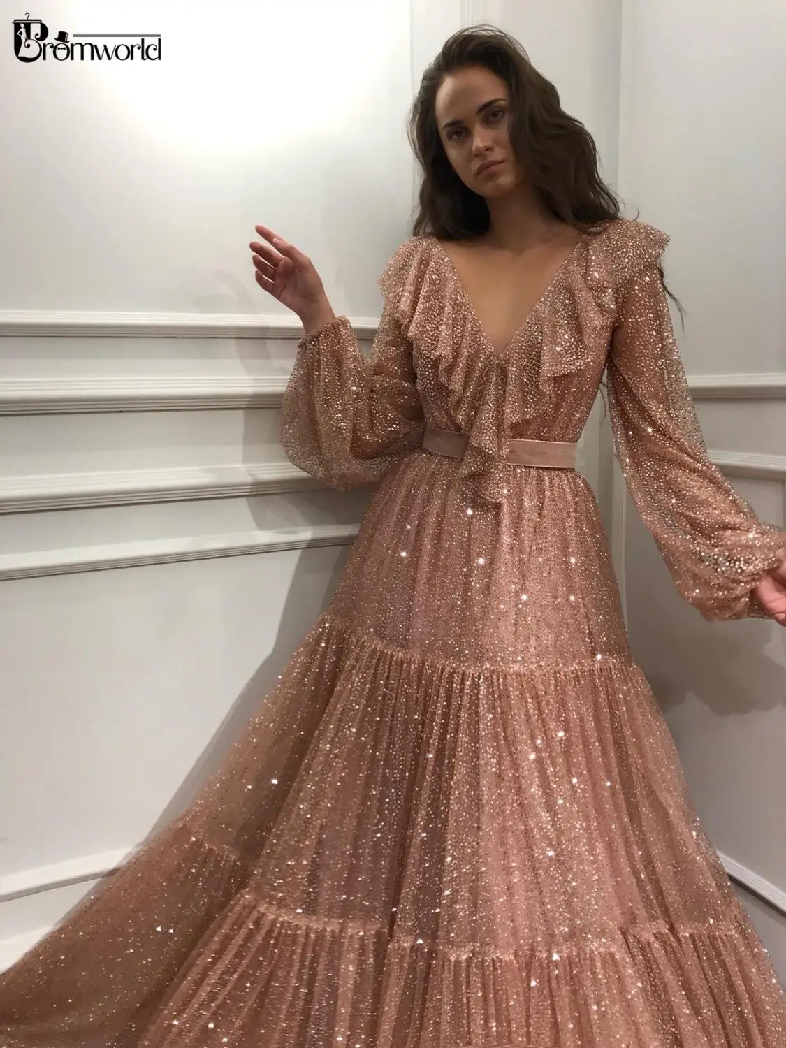 Dazzling Sequin Arabic Evening Dress 2024 Blush Pink A-Line Long Sleeves Prom Dresses V-Neck Ruffles Sexy Evening Gown