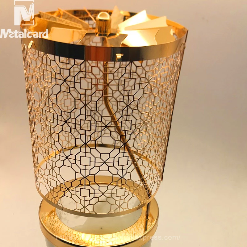 

Metal candle holder, rotating stainless steel decoration, golden candle holder gift