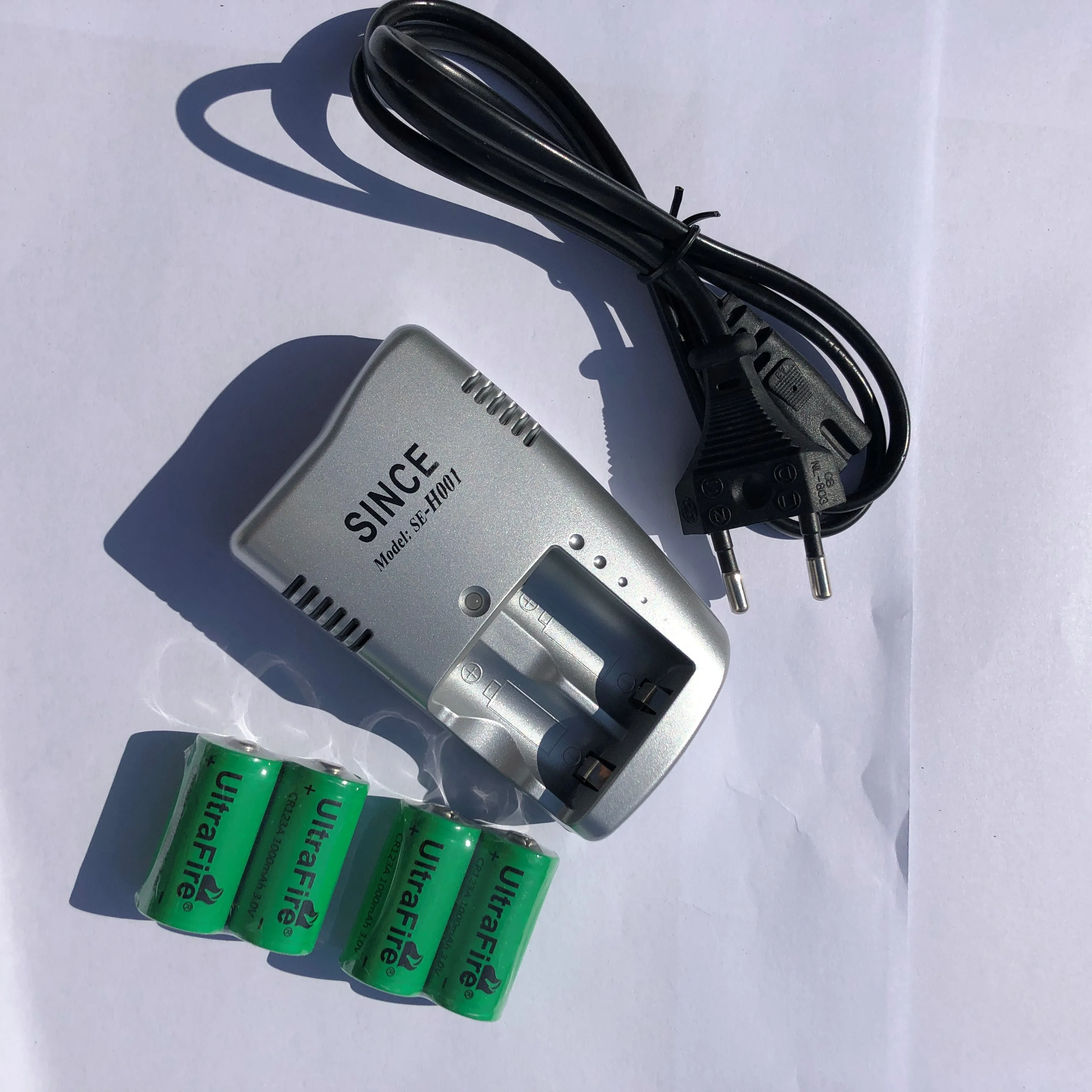 4PCS Battery + Charger. New 3V CR123A 16340/17335 1000mah Rechargeable Batteries , Digital Camera, Made a Special Battery