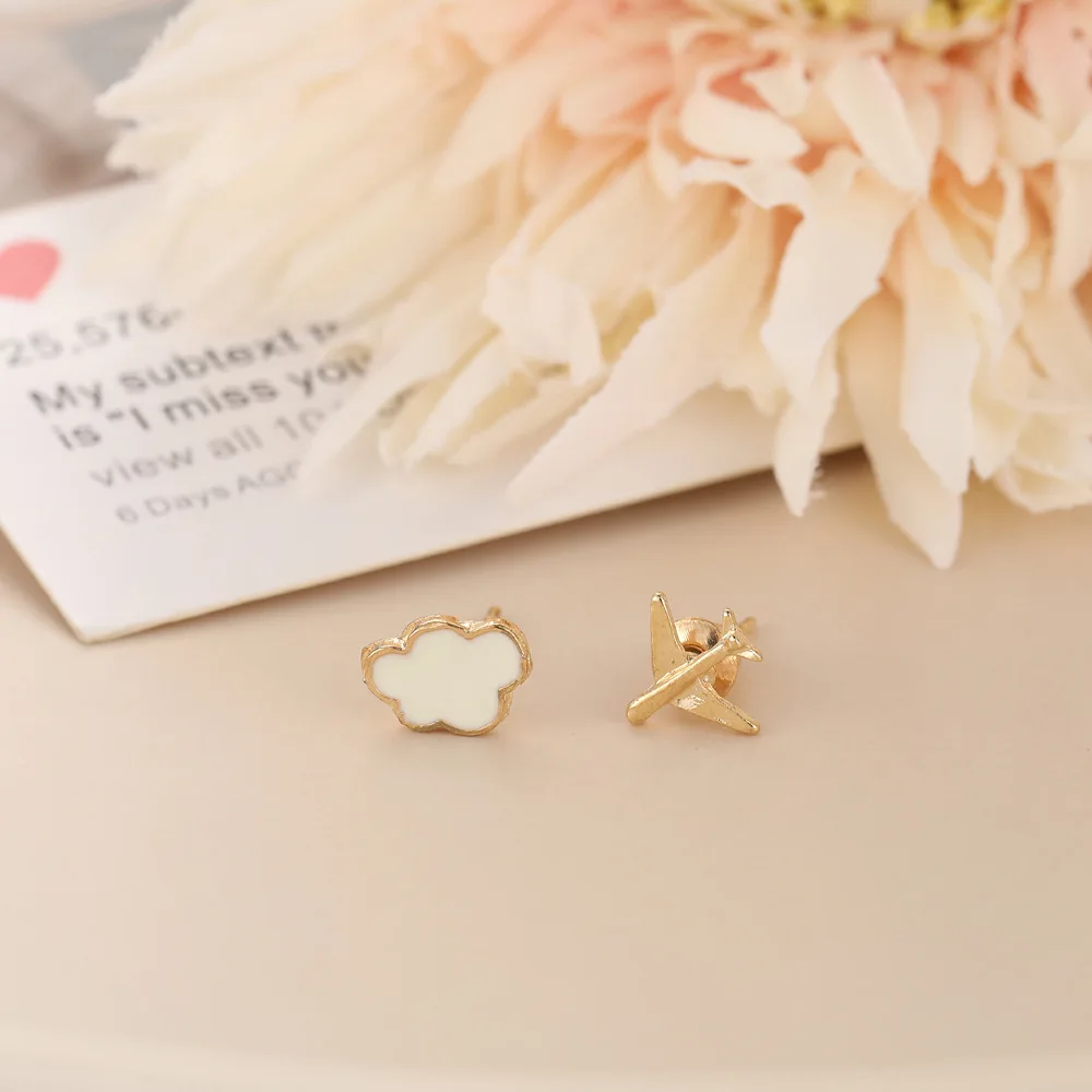 2023 New Cute Cloud Airplane Small Earrings for Women Girls Creative Sweet Dripping White Earrings Jewelry Accessories