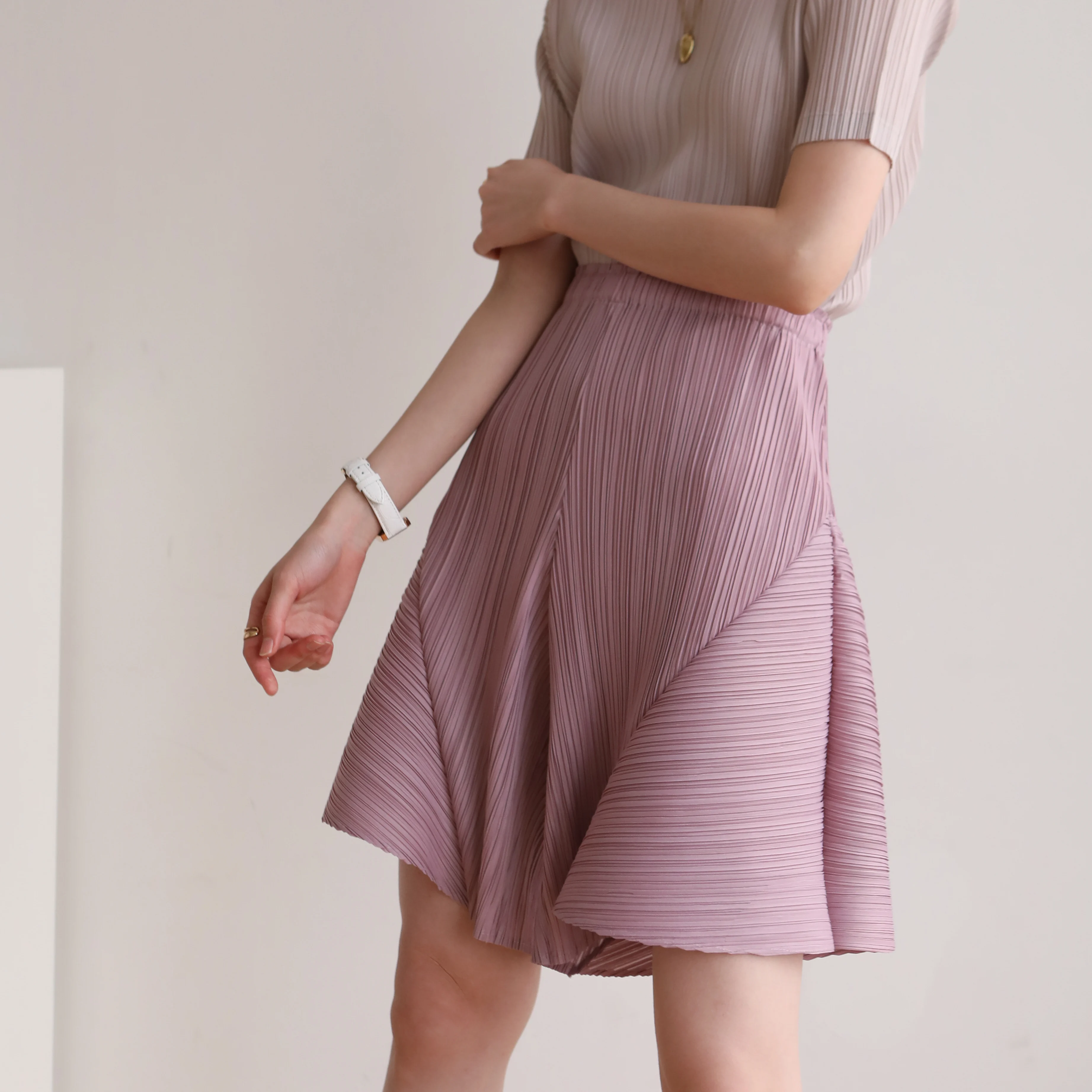 

Manufacture direct supply summer Miyake fold fashion casual loose thin splice shorts pleats