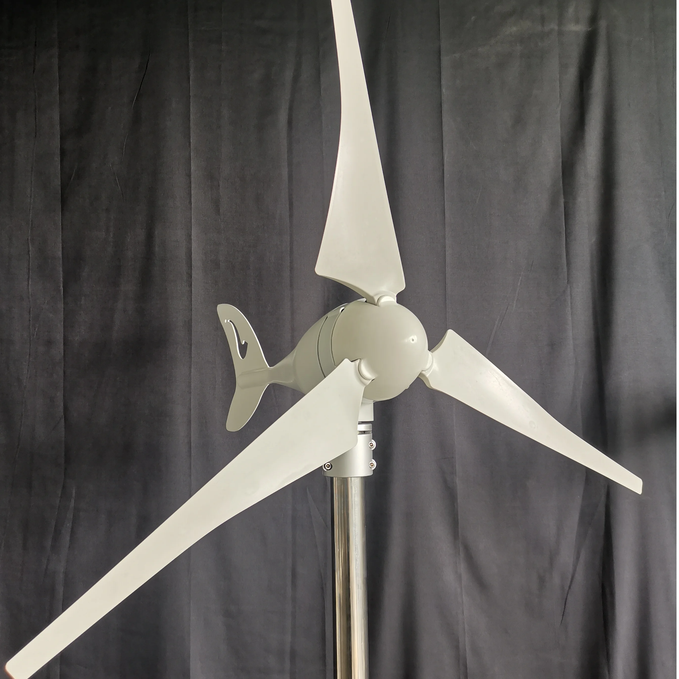 Factory Price 400W Mini Wind Turbine Generator 12V 24V Small Wind mill 5 Blades Low Wind Start up with MPPT Wind Controller