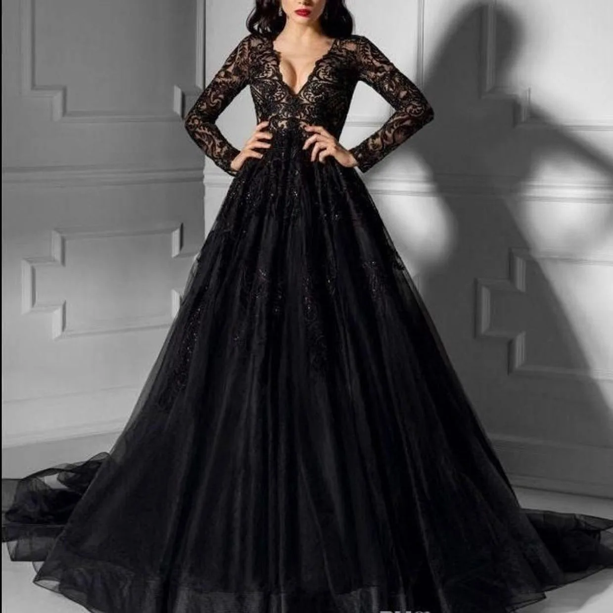 Black Tulle Lace Bridal Gown Princess Simple Feminine V-Neck Cut-Out Long Sleeves Sequins Pure Color Party Dresses Plus Size