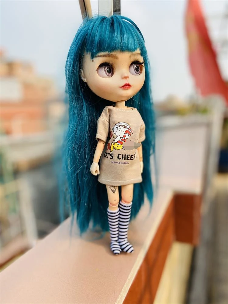 2 unids/set de ropa para muñeca Blyth/Barbies, hermosa camiseta corta estampada + calcetines a rayas, se puede utilizar para accesorios para muñecas 1/6