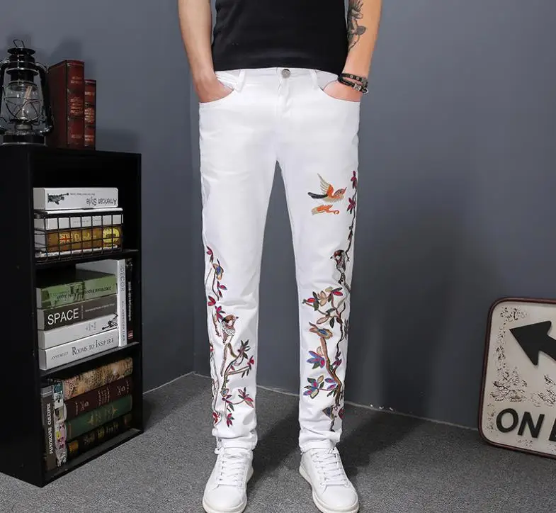 Brand Men's New Casual White Jeans Men Fashiom Flower and Bird Embroidered Trousers Slim Fit Floral Patches Pants High Quality