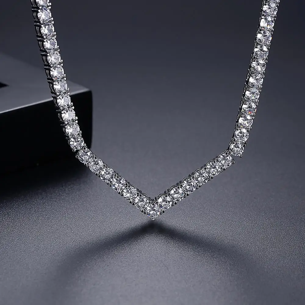 LUOTEEMI Herringbone Cubic Zirconia Choker Necklace Glitter Trendy Special Design Chain for Women Bridasmaid Embellished Jewelry