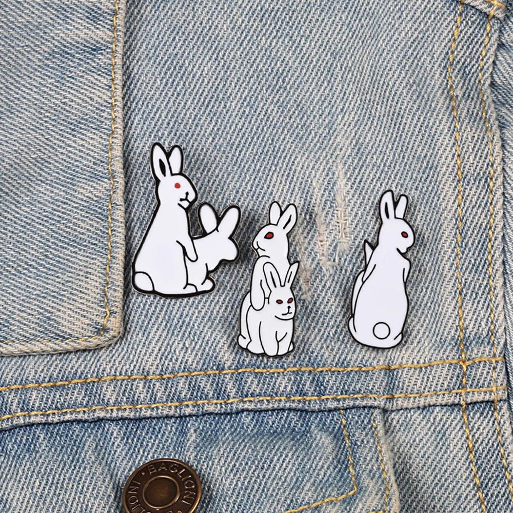 White Rabbit Brooch Cartoon Animal Badge Hat Bag Enamel Pin For Women Men Funny Fashion Evil Bunny Lovers Jewelry Accessories