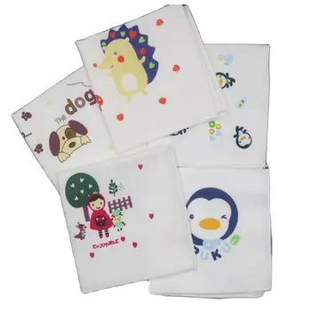 Piękne bawełniane dzieci Hankies Cartoon drukowana, koronkowa chustka kwiatowy losowy kolor tkaniny dziewczyna chłopiec dzieci chusteczki tkaniny