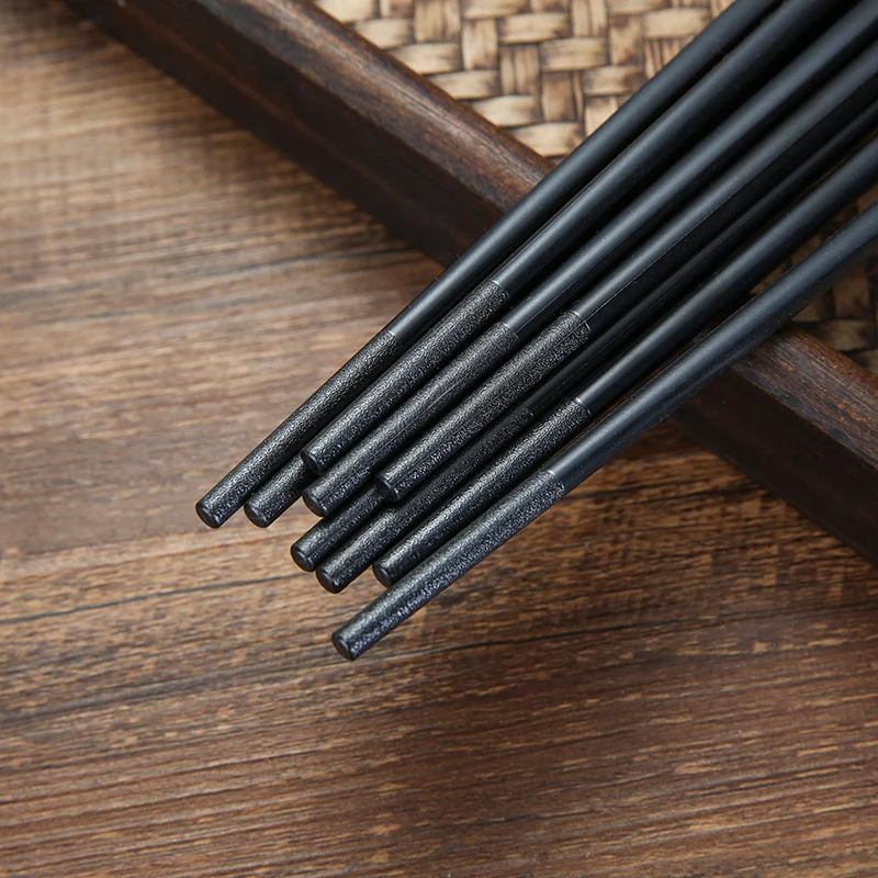 1Pair Japanese chopsticks Black Sushi Fast Food Noodles chop sticks Korean Tableware Kitchen Bar Supplies Chinese Cutlery