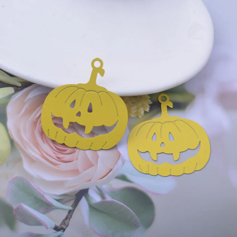 30 Stück AB6839 36*33mm Halloween-Anhänger aus Messing in Silberfarbe, Kürbis-Anhänger für die Herstellung von Halsketten und Ohrringen – Detail 6
