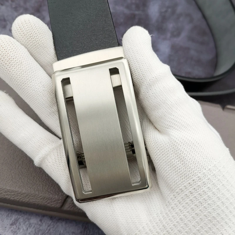 Simple Airport-Friendly and Hypoallergenic Solid Automatic Buckle Head Titanium Belt Buckles for Men