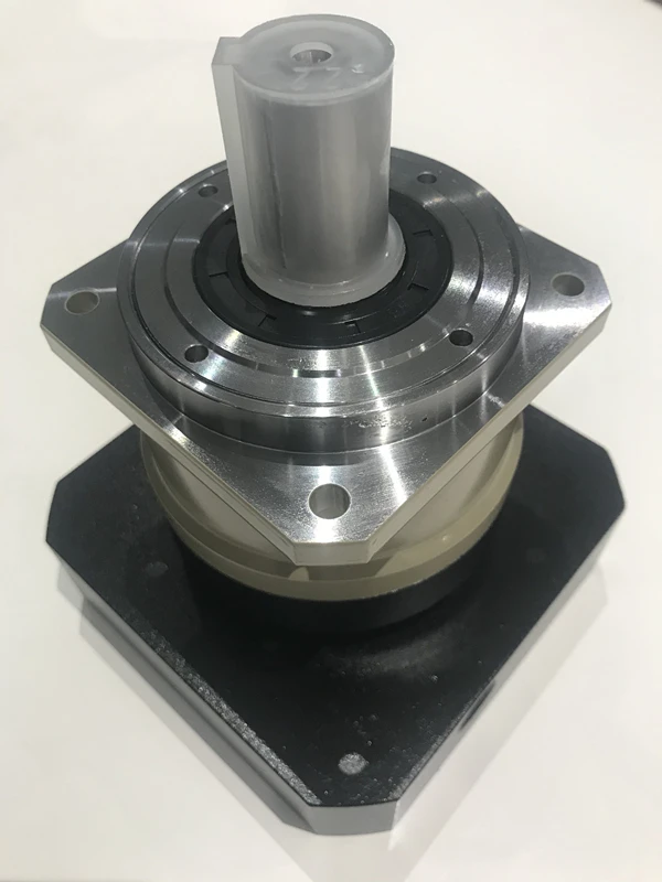 

5 acrmin round body Helical gear planetary reducer gearbox 1 stage ratio for 110mm frame AC servo motor input shaft 19mm