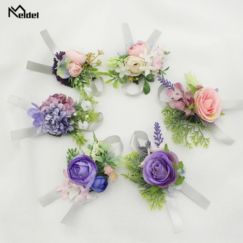 Meldel Boutonniere และ Corsage ข้อมือ Corsage ผู้ชาย Boutonniere เจ้าสาวสร้อยข้อมืองานแต่งงานประดิษฐ์ดอกไม้สีชมพูสีม่วง Rose