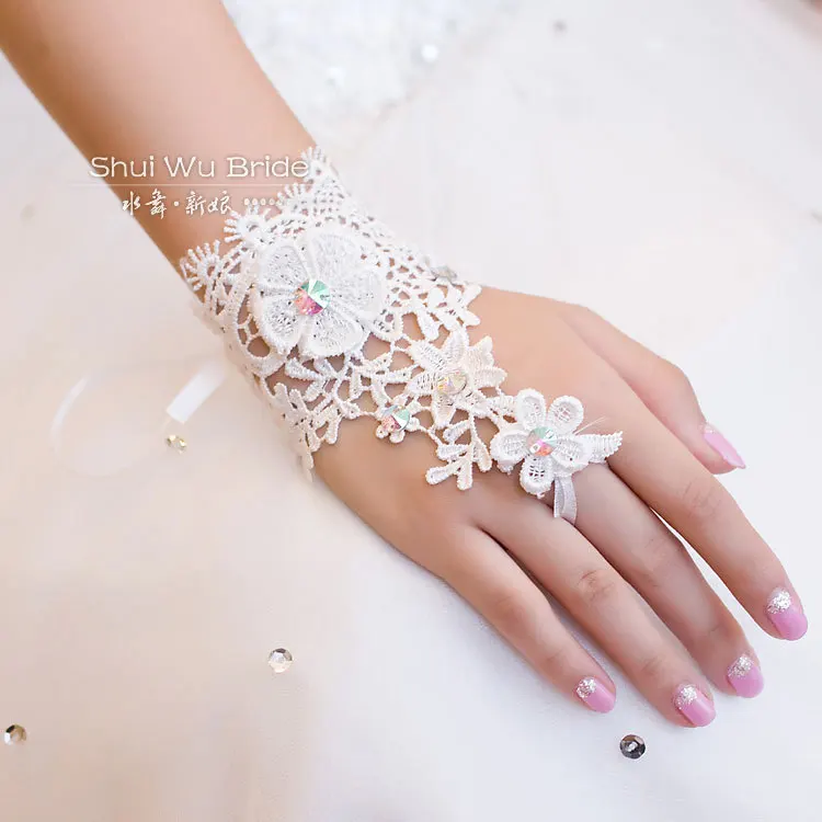 2021 elegante Spitze Kurze Weiß Fingerlose Mode Blume Mädchen Kid Kind Student Party Leistung Tanzen Hochzeit Handschuhe