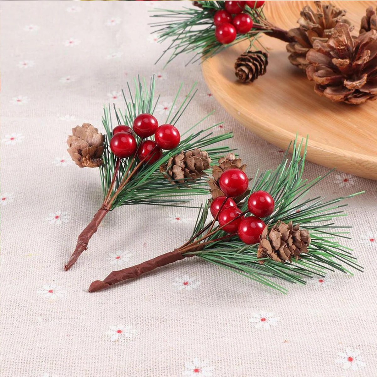 10Pcs Artificial Pinecones Pine Needles Christmas Red Berry Stems Branches Xmax DIY Wreath Tree Decoration Home Supplies