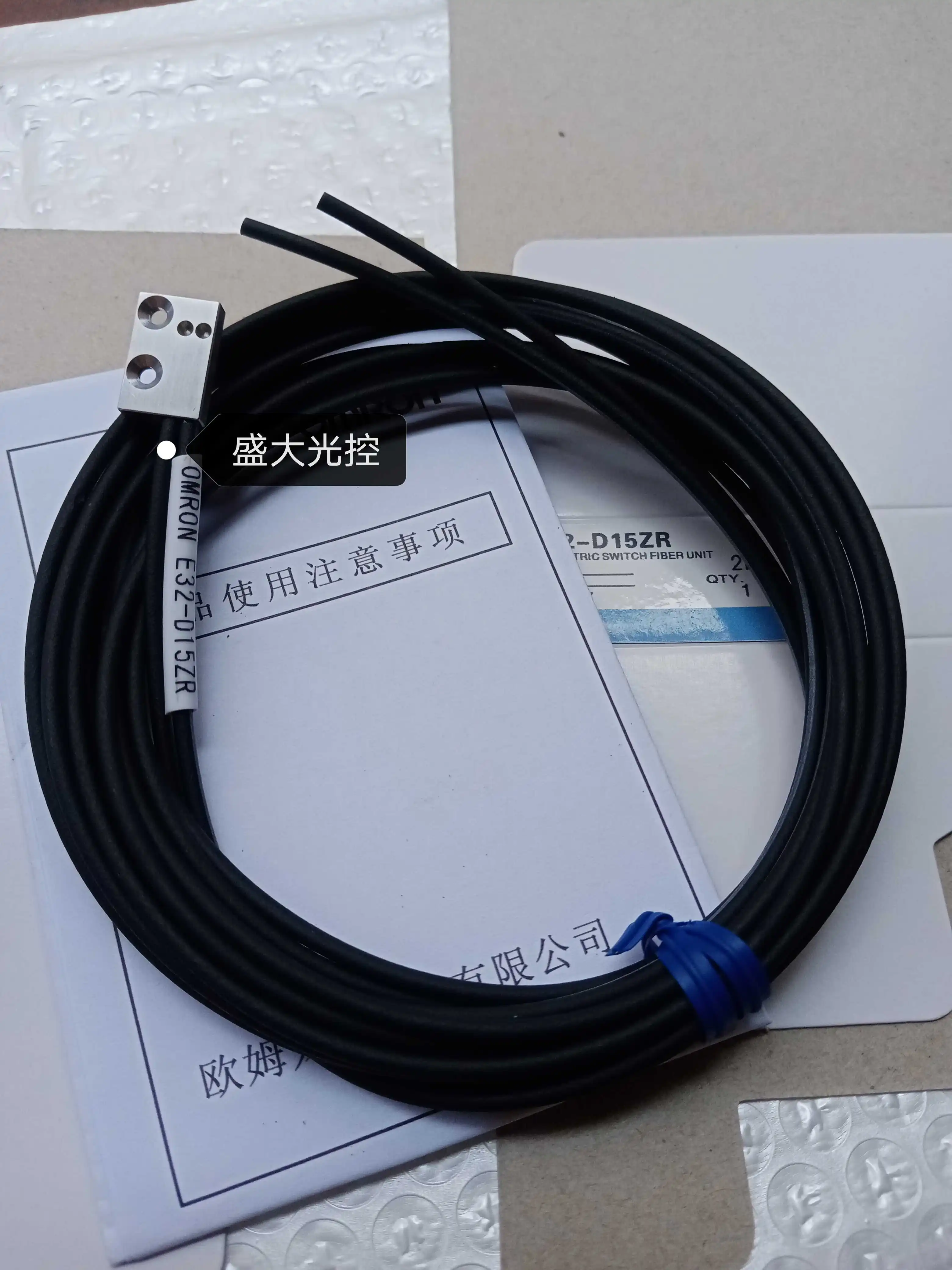 

E32-D15Y E32-D15YR E32-D15Z E32-D15ZR Optical fiber sensor