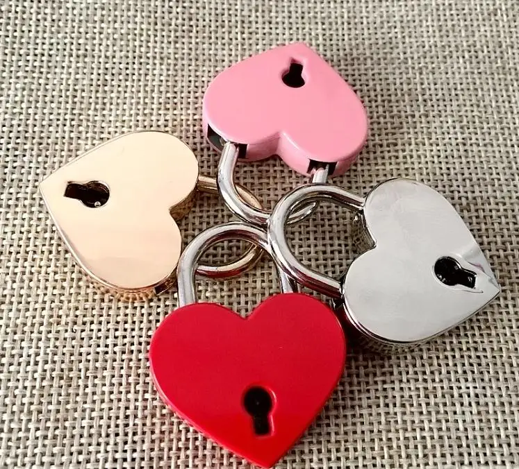 Free shipping 100PCS Fashion popular lover heart shape pad lock Travel padlock gifts SN2017