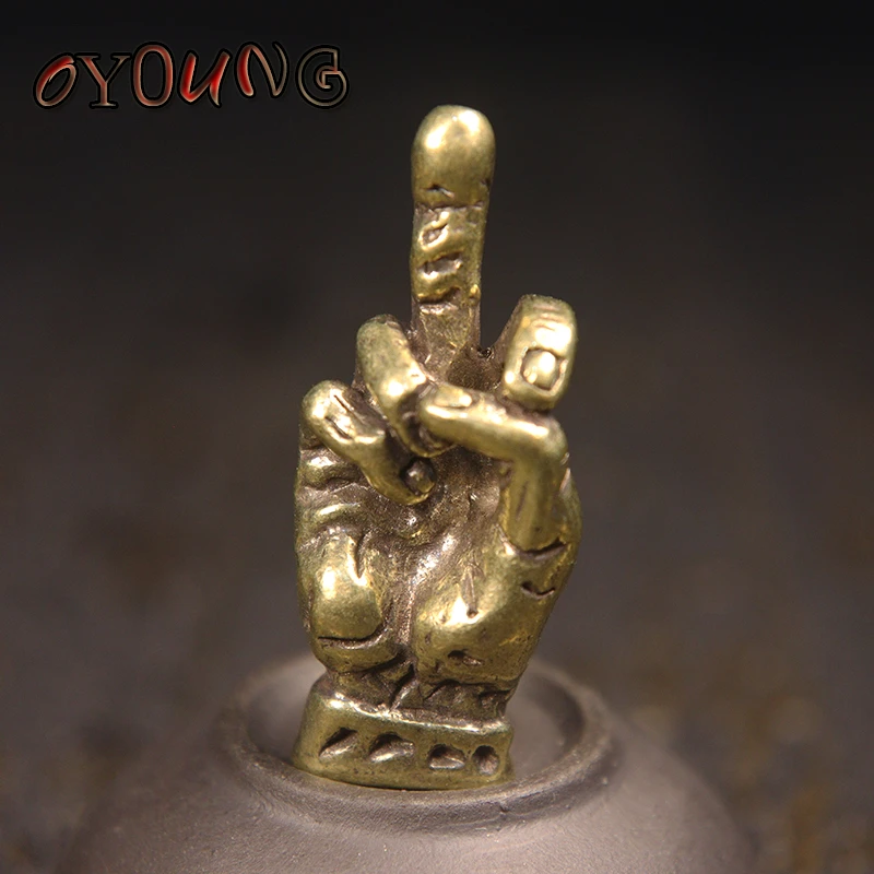 Handmade Vintage Copper Vertical Middle Finger Hand Gesture Creative Brass Office Decoration Tea Pet Ornaments Car Decor Gifts