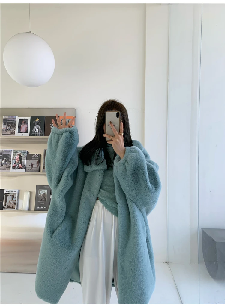 Lautaro Winter Long Oversized Warm Soft Fluffy Faux Fur Coat Women Drop Shoulder Long Sleeve Casual Loose Korean Fashion 2021