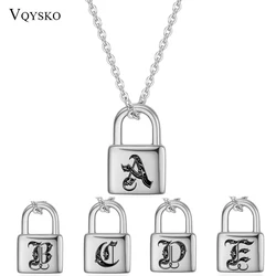 Personalizza le collane con lettere con lucchetto inciso per le donne ciondolo con serratura iniziale in acciaio inossidabile A-Z Lady Wear Gifts Jewelry Wholesale