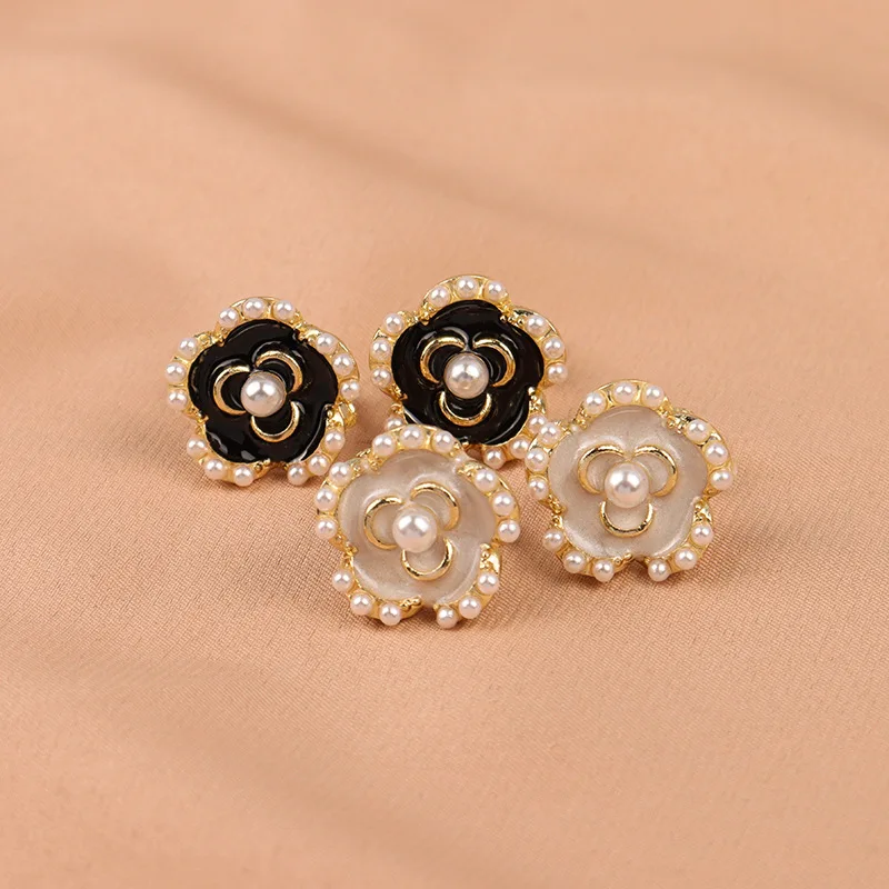 GRACE JUN 2 Colors Flower Shape Clip on Earrings No Pierced for Women Fashion Gold Color Faux Pearl Fake Cuff Earrings Ear Clip