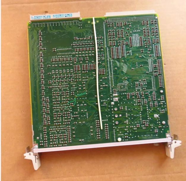 6DP1210-8BA 95% nuovo in scatola, scheda di controllo PLC
