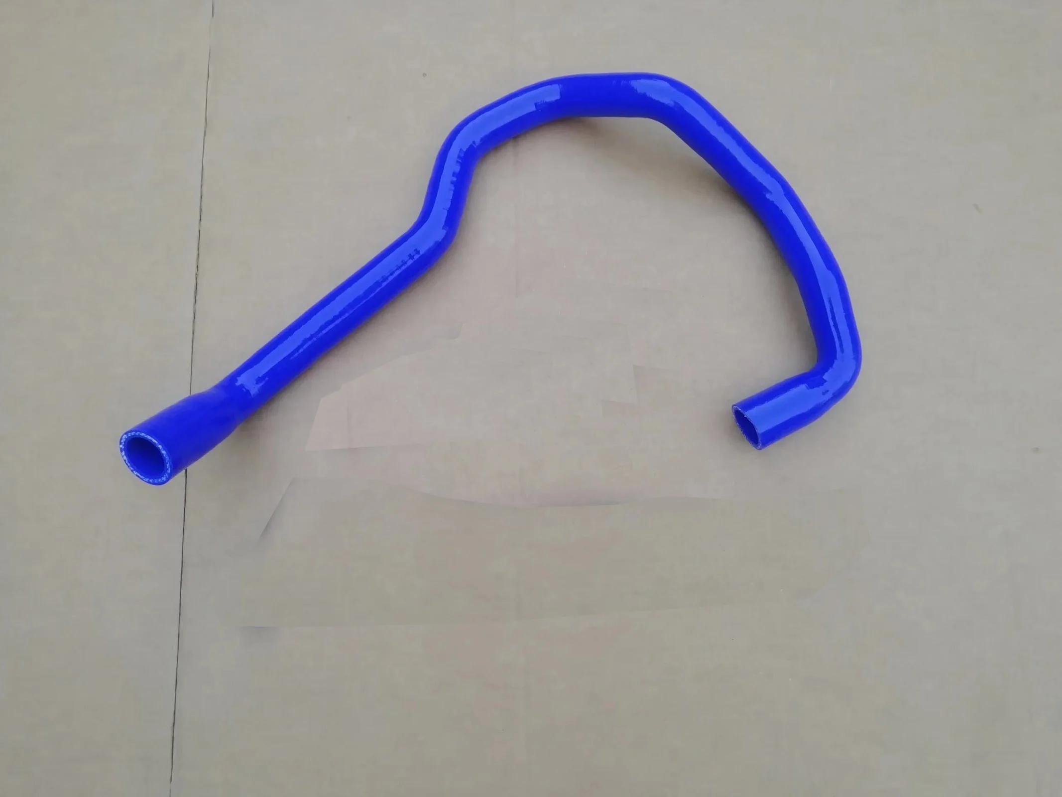 Silicone Coolant Hose Replace BMW 11537545890 Hose cylinder head-thermostat  ( Need to use the orignal connetors )