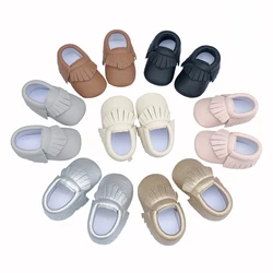 Mocassins bébé à la main à fond souple glands de mode nouveau-né bébés filles chaussures 12 couleurs PU cuir enfant en bas âge enfants Prewalkers bottes