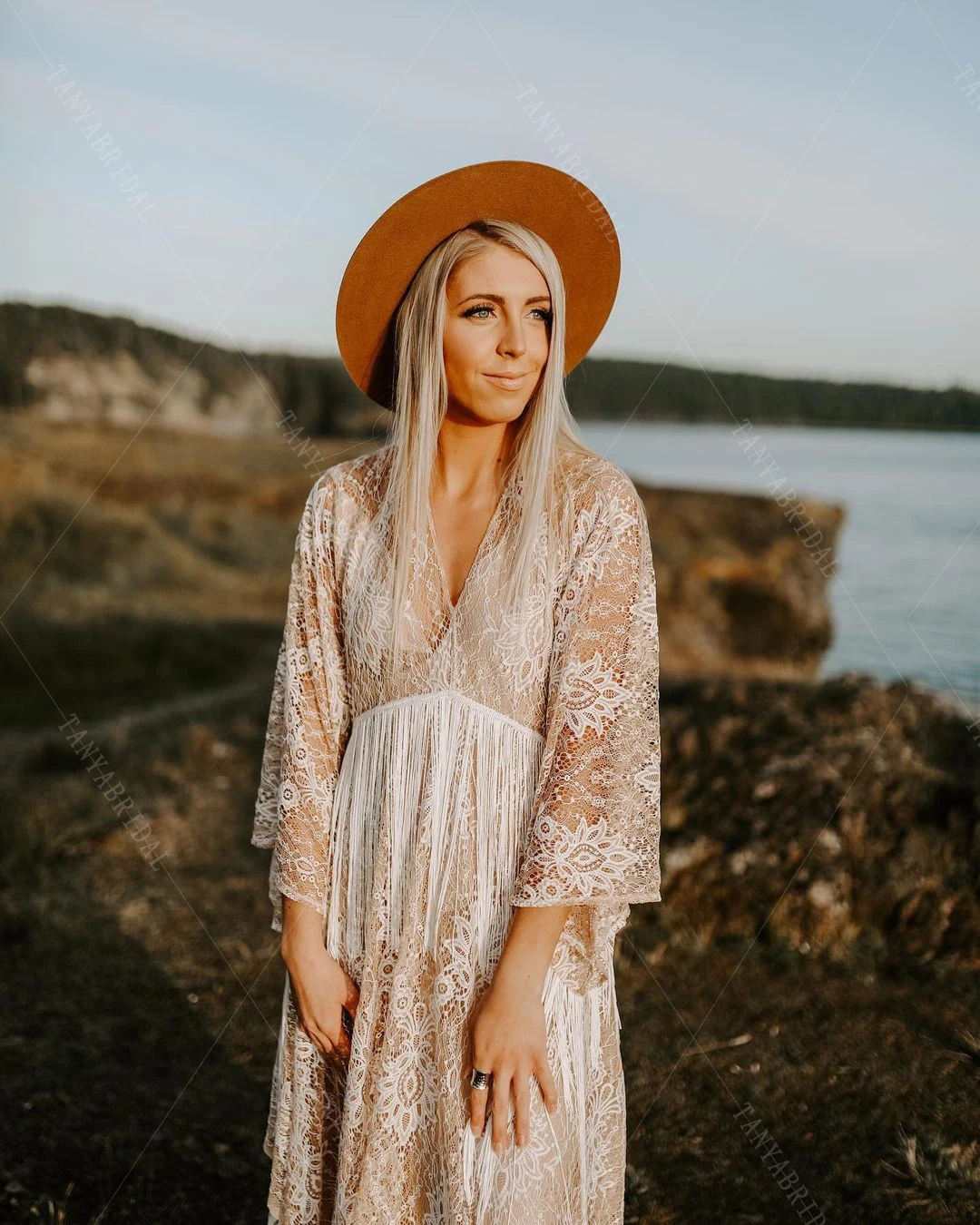 Unique Lace Wedding Dresses Tassel Finger Flutter Bridal Gowns Boho Pregnant Vestido de Noivas Flare Sleeve   DW536