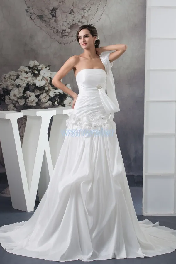 drop shipping 2025 new design hot seller custom size/color appliques ball gown bridal gown plus size train white wedding dress