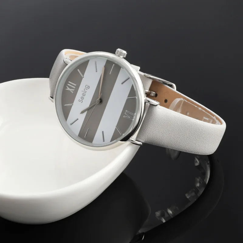 

2024 New ladies' Bracelet quartz watch girl student couple watch waterproof Bracelet belt net red watch