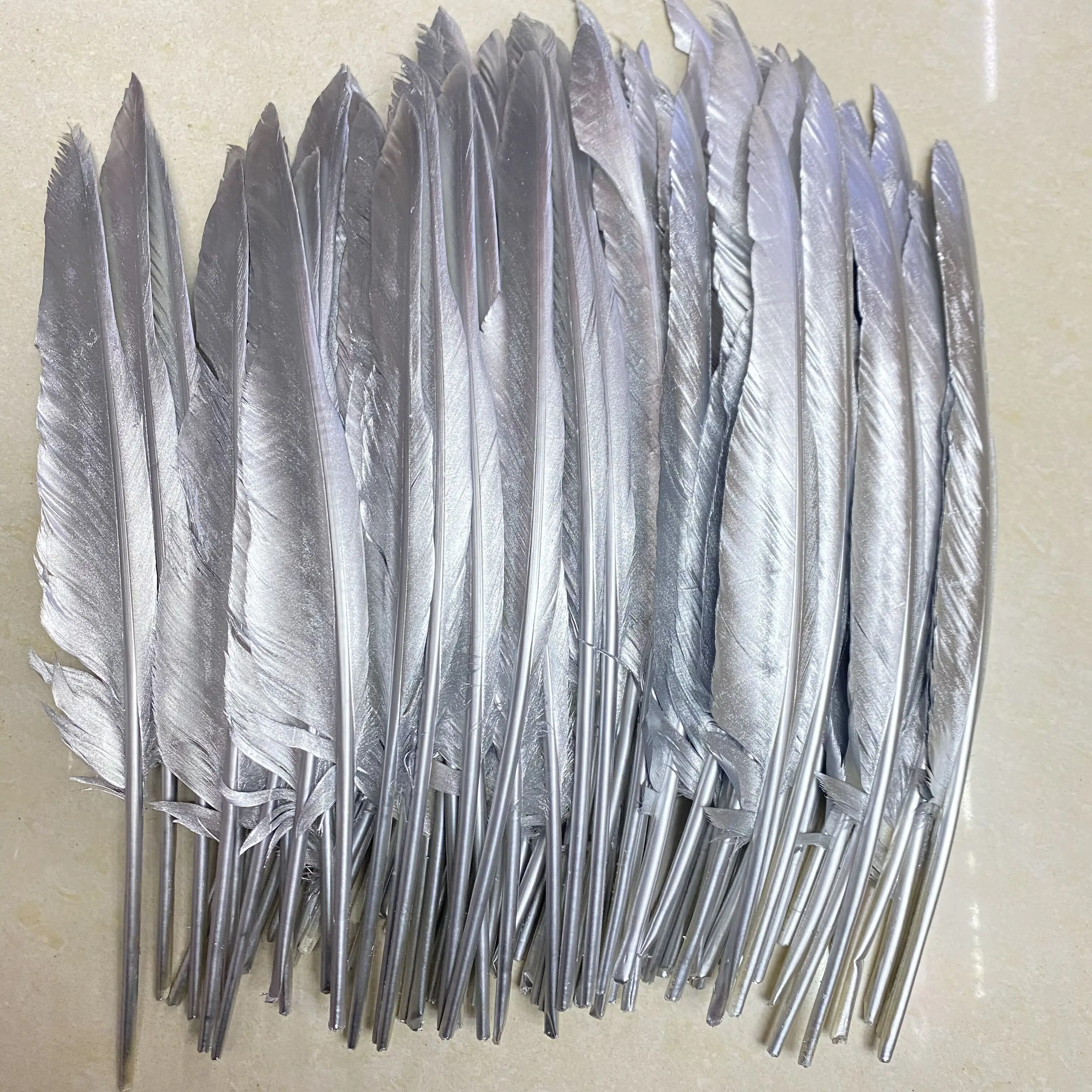 

The New 30-35cm/12--14inch natural silver turkey feathers Home Craft Christmas Accessories carnival plumas plumes