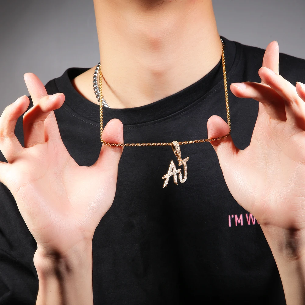 

Uwin ожерелья с буквами на заказ, персонализированные Iced Out CZ, курсивные имена AAA, кулон с кубическим цирконием, ювелирные изделия