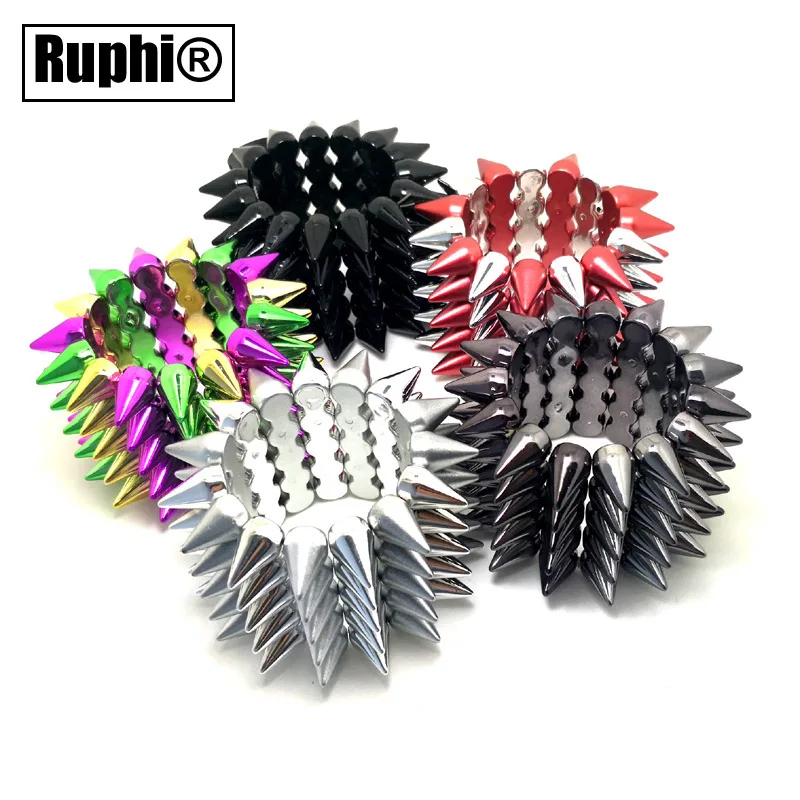 Kunststoff Gothic Nieten Spikes Elastische 5 Reihen Stretch Armband Für Hip Hop Frauen Party Rock Pyramiden Armband Punk Schmuck