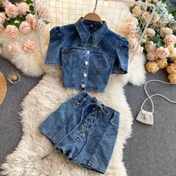 Yaz Denim Set kadınlar seksi Hollow Out kısa kollu tek göğüslü Tops ve yüksek bel bandaj şort 2 adet kadın