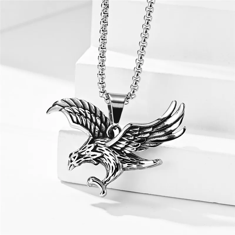 

Punk Rock Stainless Steel Winged Eagle Pendant Necklace Vintage Hip Hop Animal Necklace for Men's jewelry