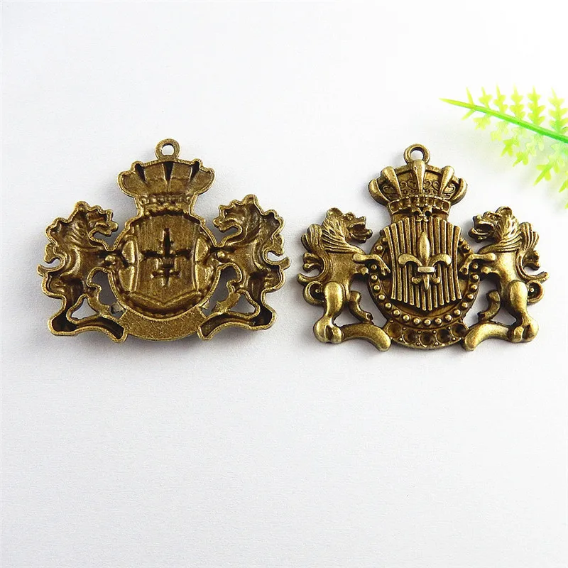 5pcs 10pcs Antique Bronze Plated Football Team Logo Crown Charms For Crafts Retro Jewelry Making Necklace Pendant DIY