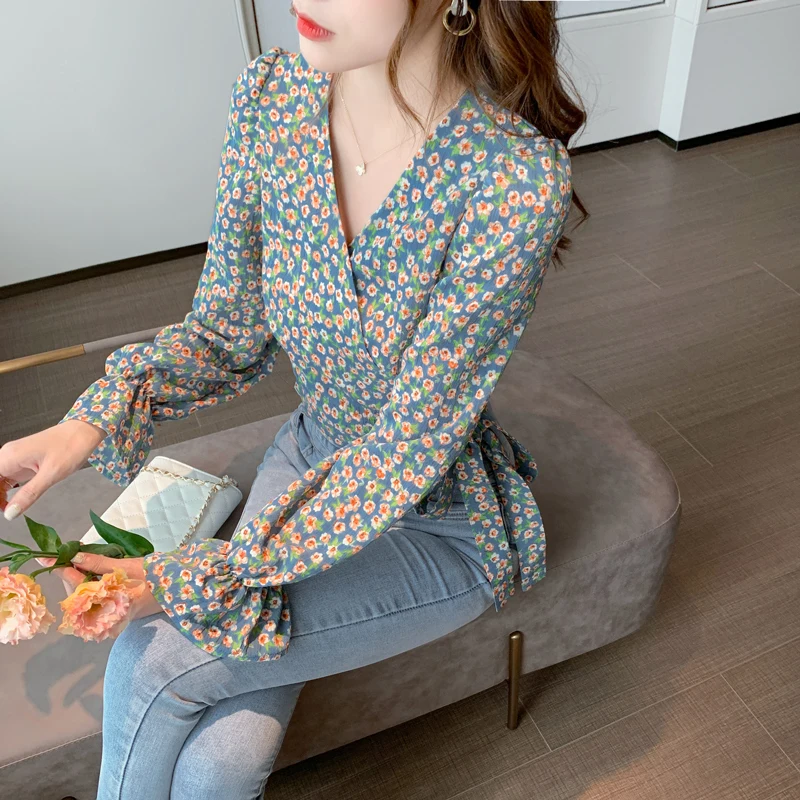 Women Blouses 2020 Autumn V-neck Short Top Floral Printed Long Sleeve Shirt Women Chiffon Shirt with Waistband Fashion Crop Top