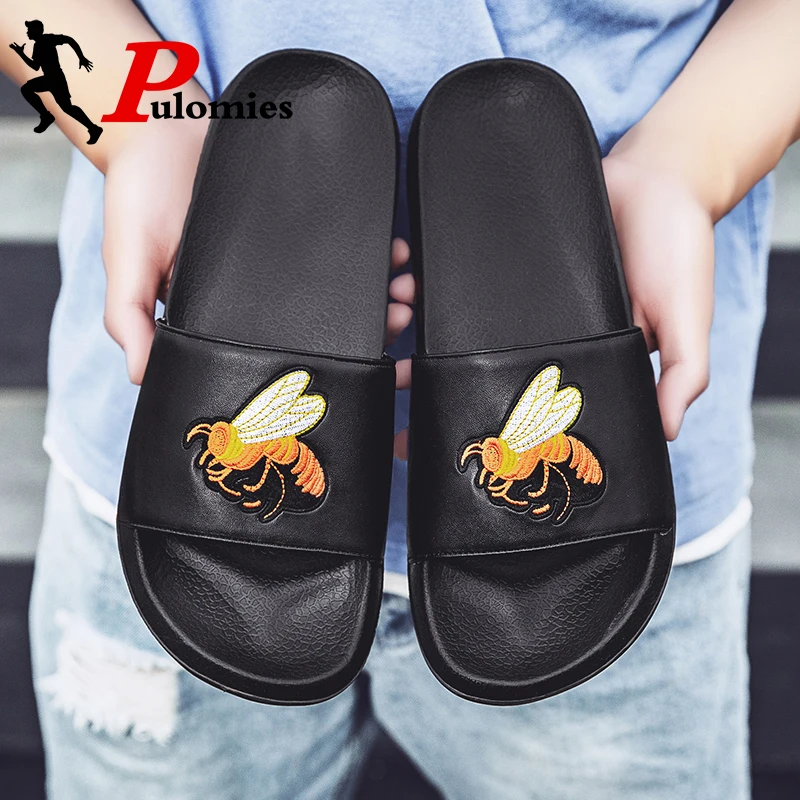 Summer Men\'s Slippers Embroidery Bee Outdoor Garden Shoes Male Clogs Indoor Bathroom Slides Mules Beach Slippers Flip Flops